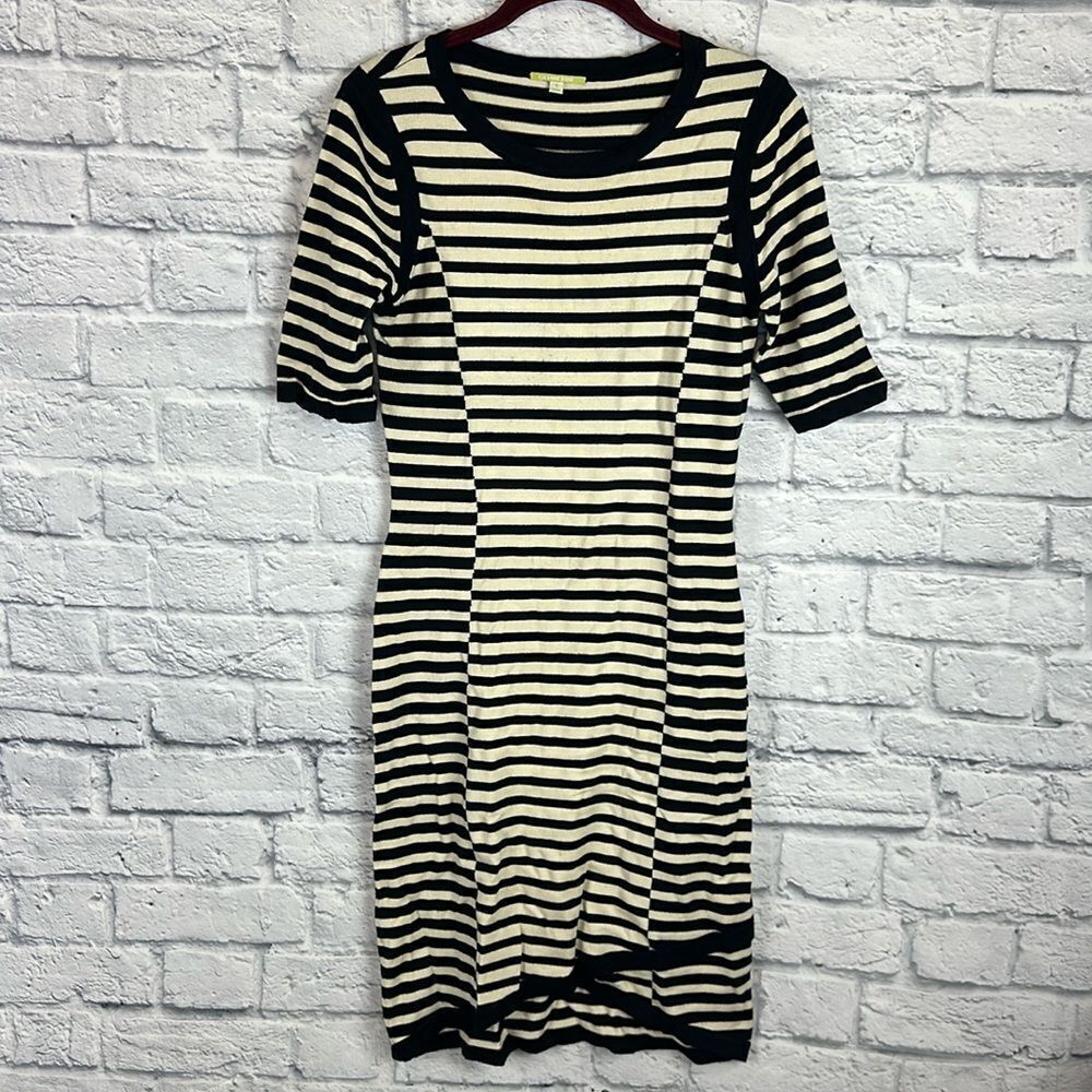 Gianni Bini Cream and black short sleeve sweater dress Size Small